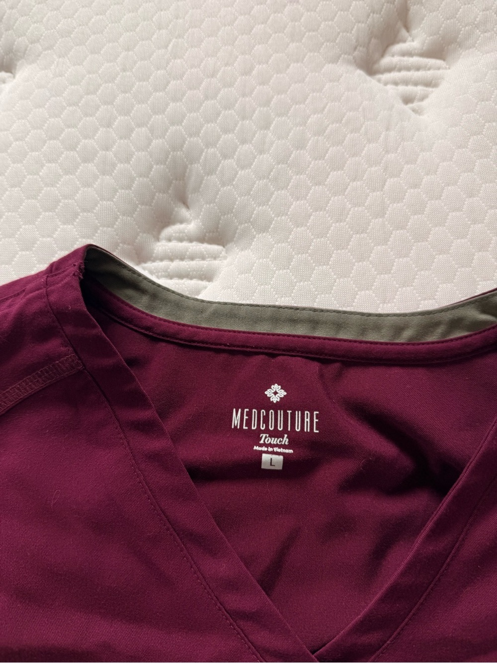 Med Couture Women's V-Neck Scrub Top in Burgundy - Picture 3 of 3